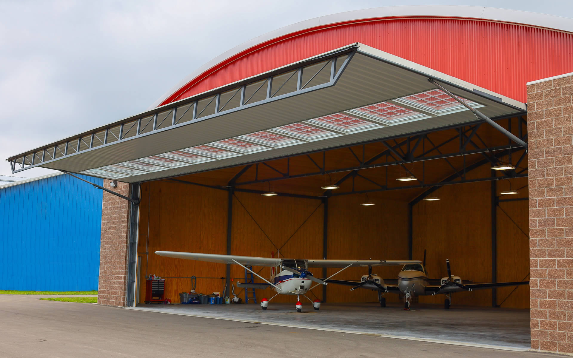 Air Park With 19 PowerLift Doors