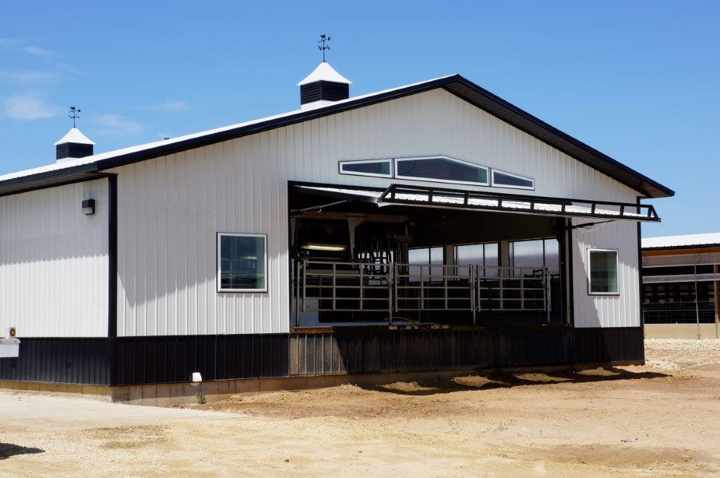 Milking Parlor Ventilation - PowerLift Doors