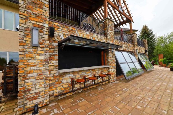 Golf-course-home-3-PLift-glass-walls-12-x-8-14-x-8-14-x-4-MN-post-PS-resized-for-website-24