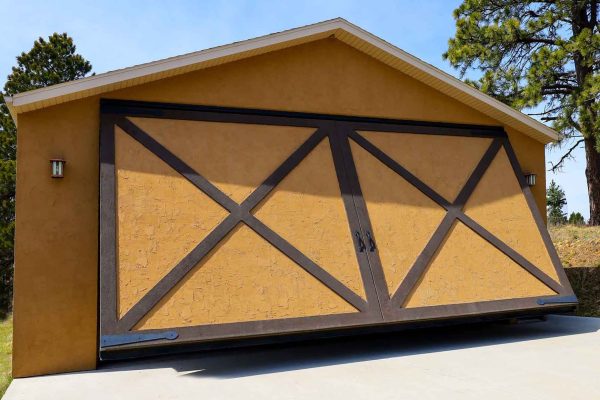 RV garage stucco 28' x 14' w Diamond M Trim SD post PS reduced for website (4)